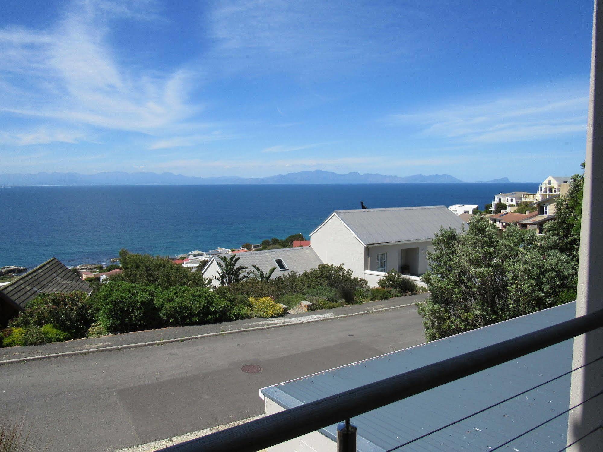 Port Of Call Simon's Town Exterior photo